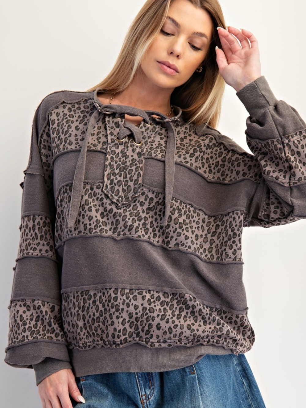 NWOT! Women's Easel Leopard ColorBlock Sweatshirt - MEDIUM